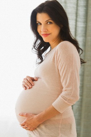 USA, New Jersey, Jersey City, Portrait of pregnant woman