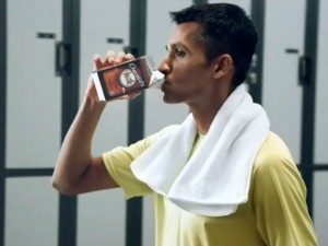 Minum Susu Lebih Baik Daripada Minum Air Putih Usai Olahraga
