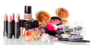 26913-9-jenis-kosmetik-kita-ternyata-memicu-kanker-070134