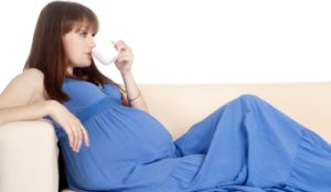 Apakah wanita hamil wajib berpuasa??
